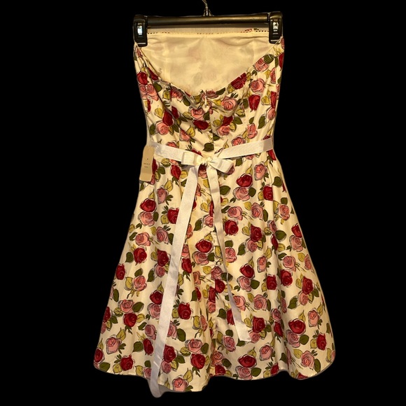Twenty One strapless dress. Size small. - Picture 2 of 9